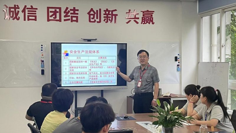 叉车证复审，换证还是续证？揭秘流程与注意事项