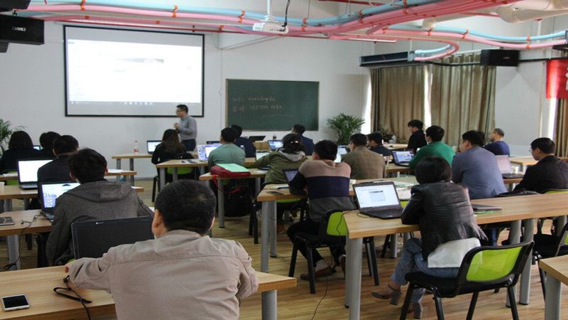 在线教育系统二次开发：费用构成与考量因素