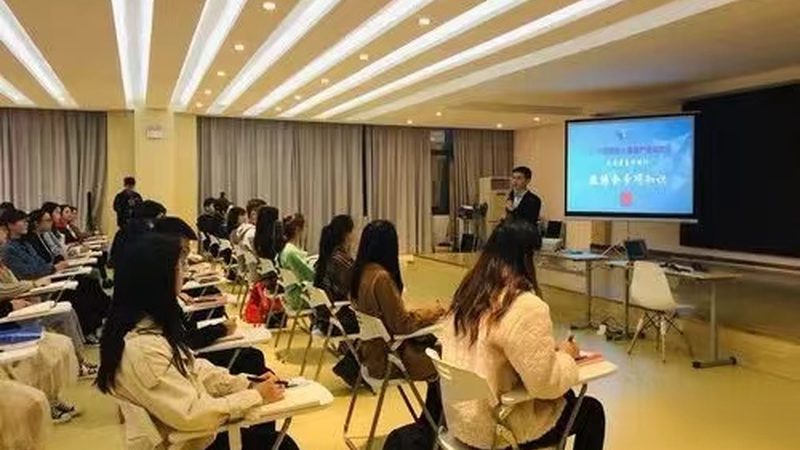 叉车操作证报名到拿证，你需要了解这些流程