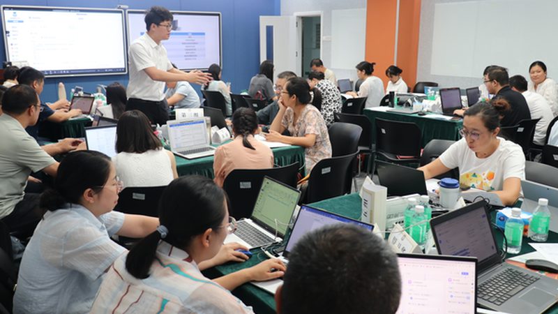 成都焊工培训学校选校指南：四大关键要素解析